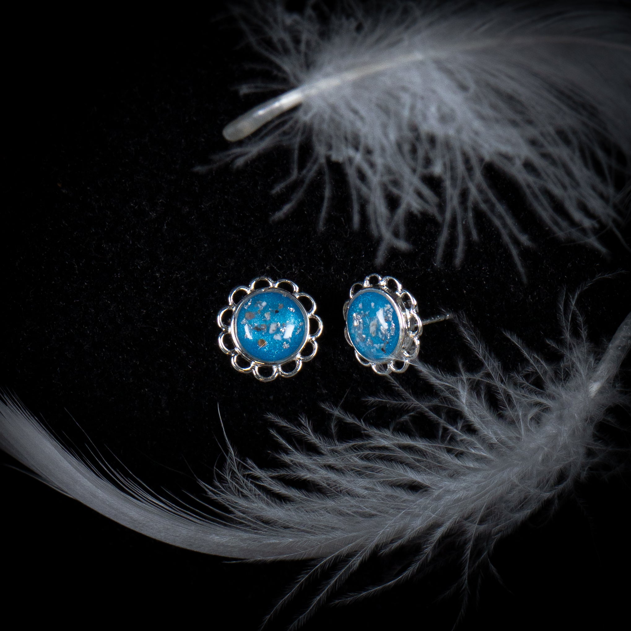 Frill-Edge Stud Earrings (925 Sterling Silver)