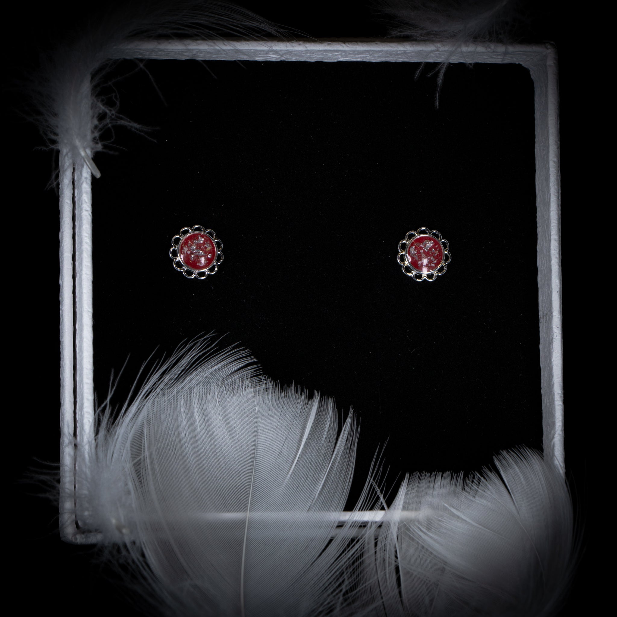 Frill-Edge Stud Earrings (925 Sterling Silver)