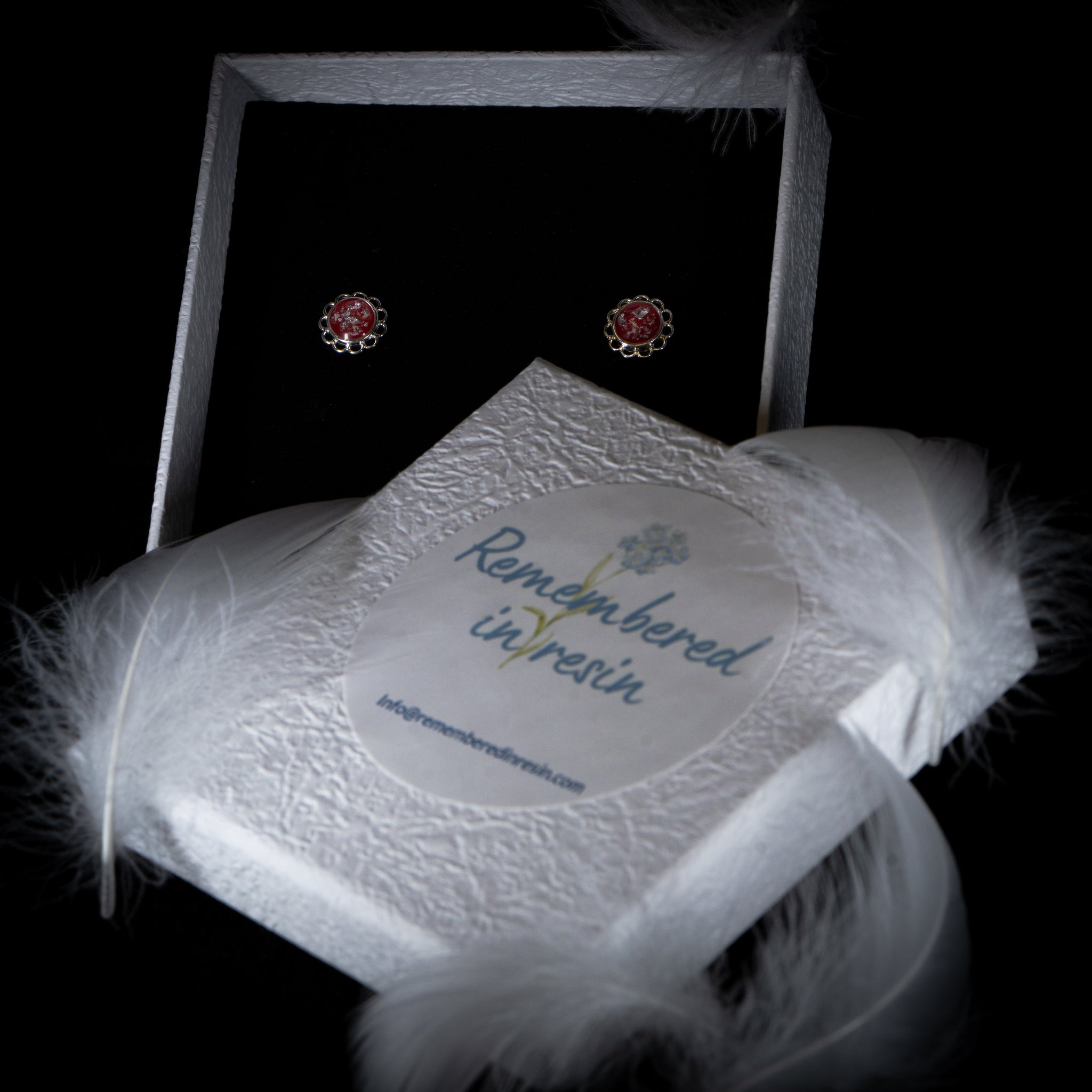 Frill-Edge Stud Earrings (925 Sterling Silver)