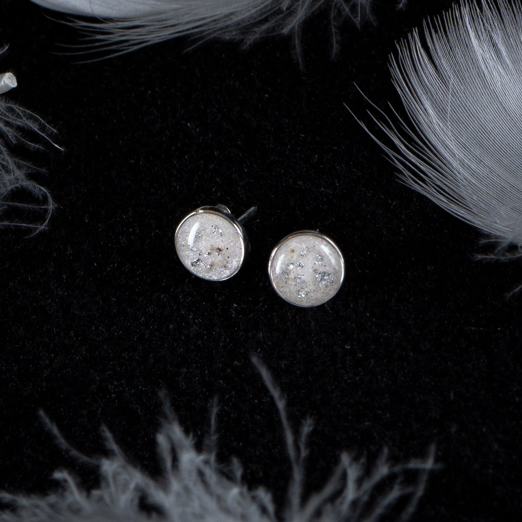 Round Stud Earrings (925 Sterling Silver)